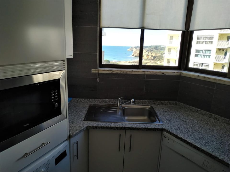 Kitchen or kitchenette, Sea view