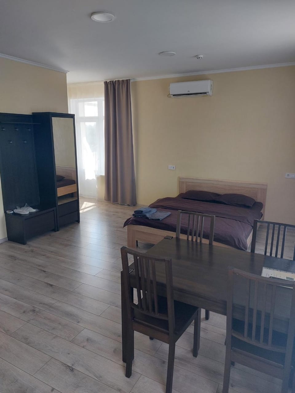 wardrobe, air conditioner