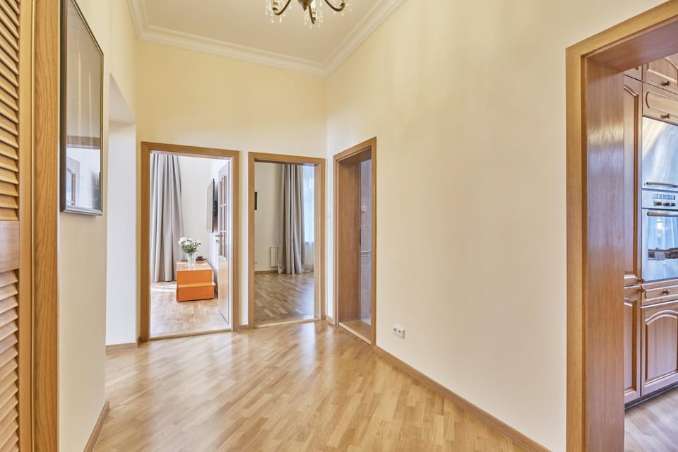 Patio, Photo of the whole room