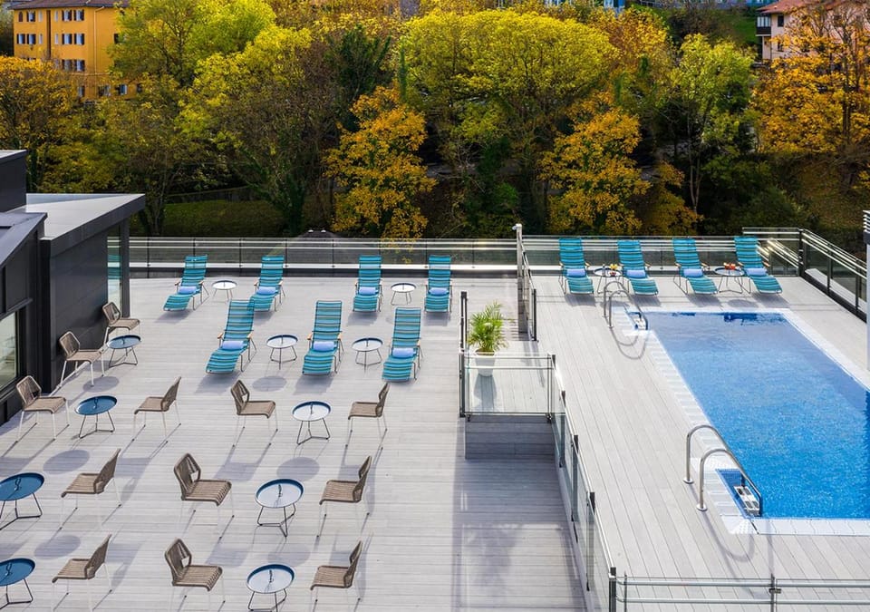 Swimming pool, Swimming pool
