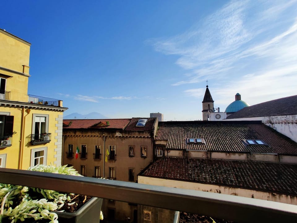 Nearby landmark, Balcony/Terrace, City view