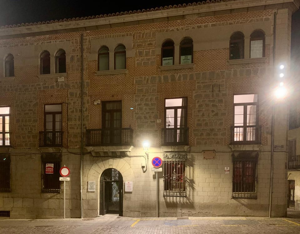 Facade/entrance, Night
