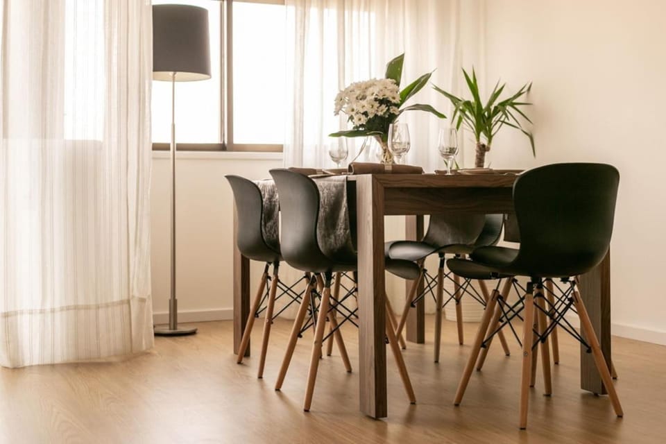 APOSENTUS - Elegant Functionality Porto Downtown Apartment in Porto
