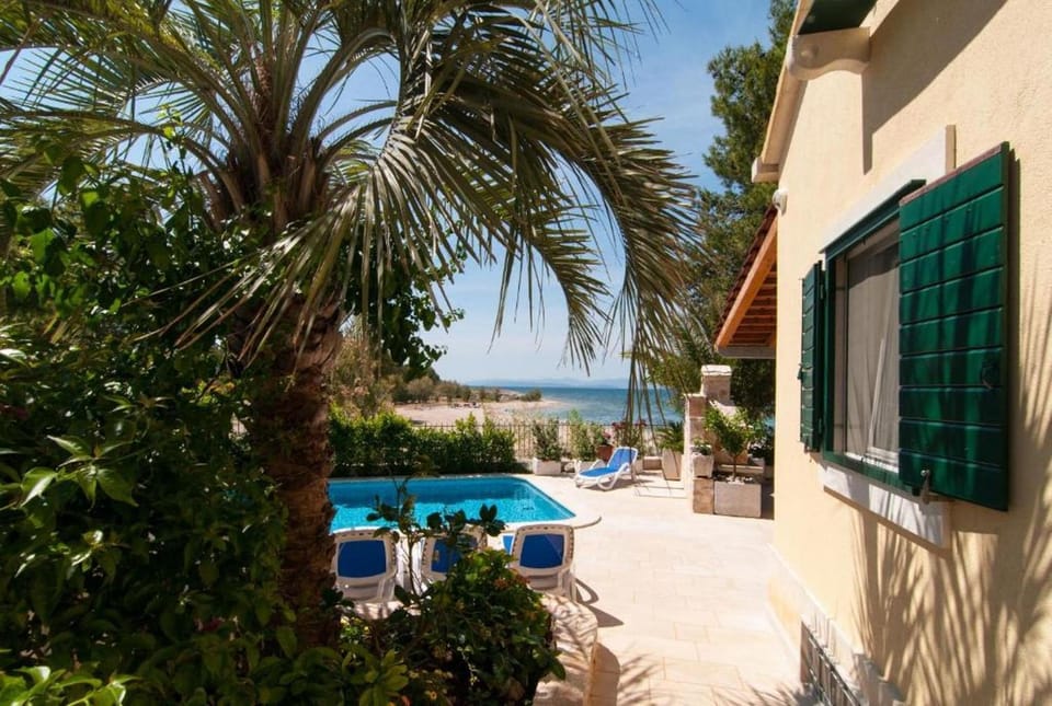 Deluxe Villa Sirena on the beach with Pool Villa in Split-Dalmatia County