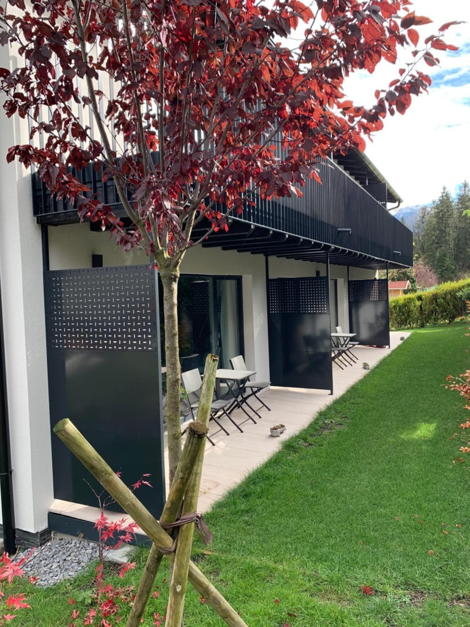 Property building, Day, Garden, Garden view