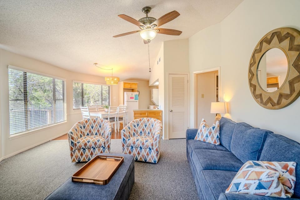 Lakefront Bungalow - Community PoolHot Tub #11 House in Point Venture