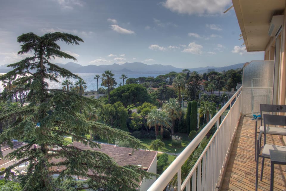 BEL APPARTEMENT PROCHE PLAGE ET CENTRE VILLE Apartment in Cannes