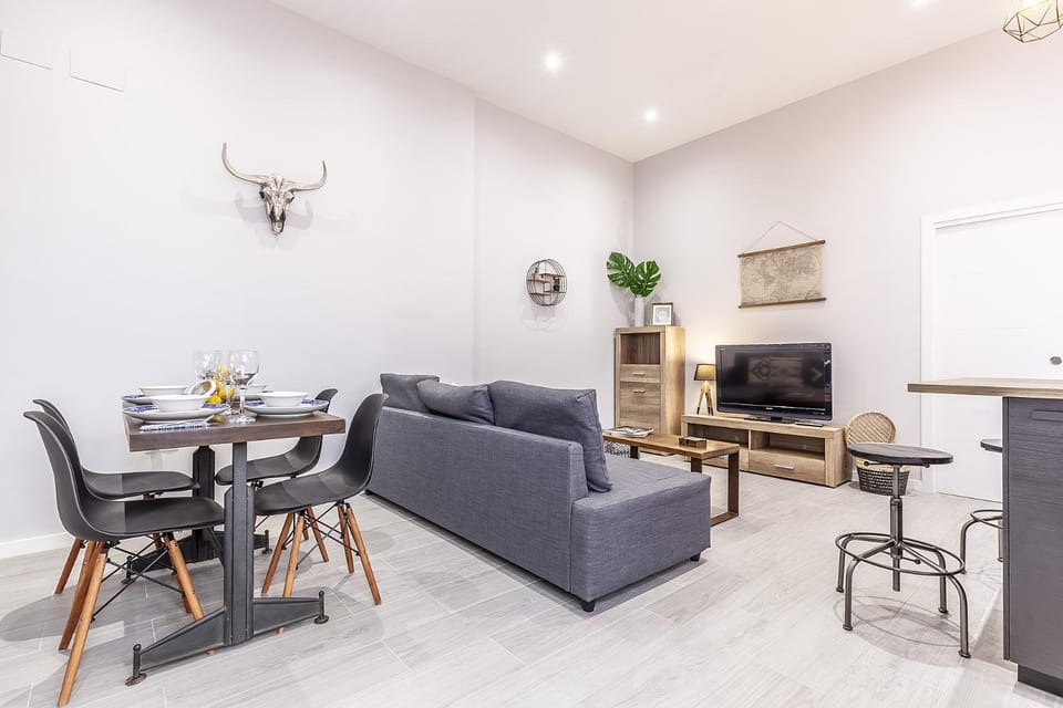 Minimalismo de Vanguardia con altas calidades 1 BR Apartment in Seville