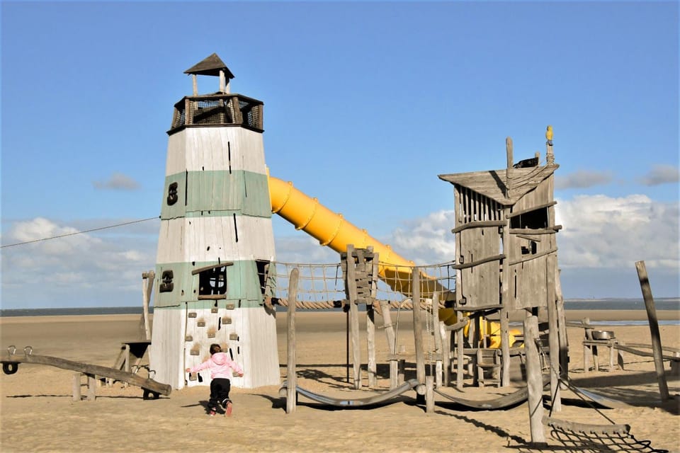 Villa Maroma Regal Veerse Meer gratis 4 E-bikes gratis laden EV trampoline Villa in Kamperland