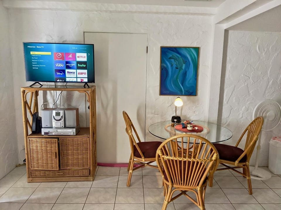 TV and multimedia, Dining area