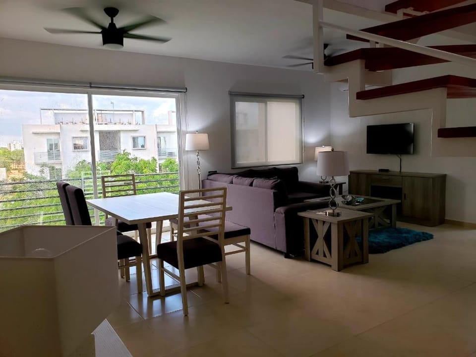 Living room, Dining area