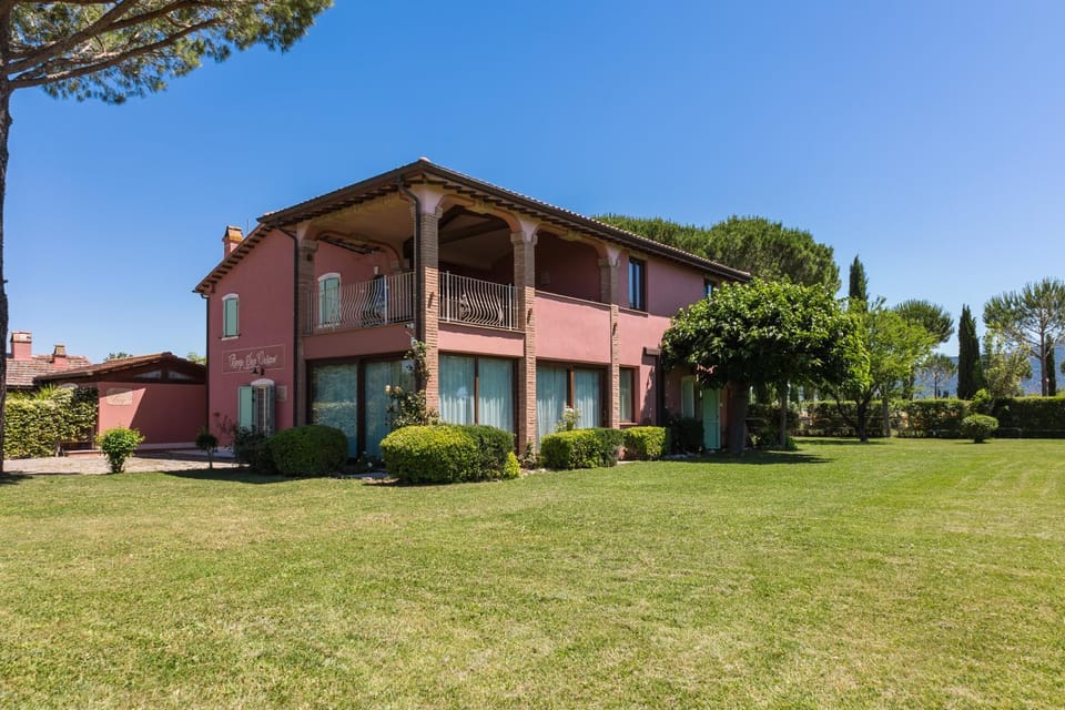 Borgo San Giuliano Farm Stay in Tuscany