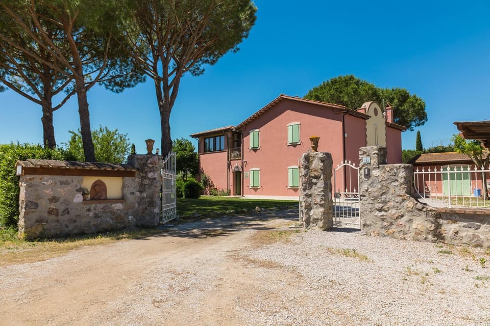 Borgo San Giuliano Farm Stay in Tuscany