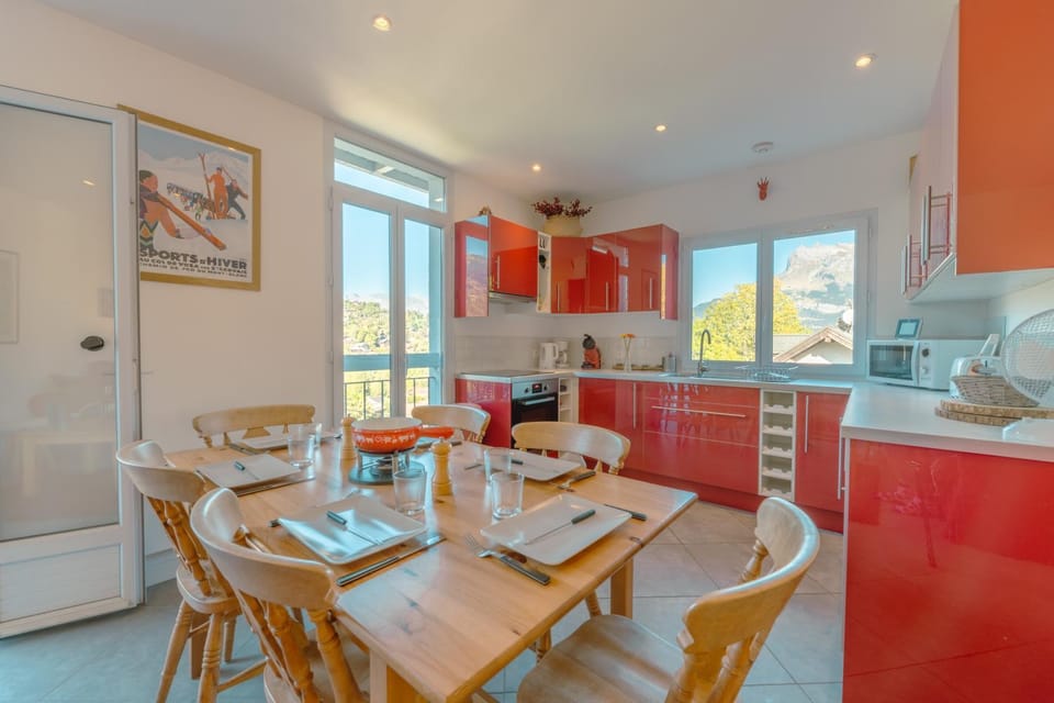 Dining area, kitchen