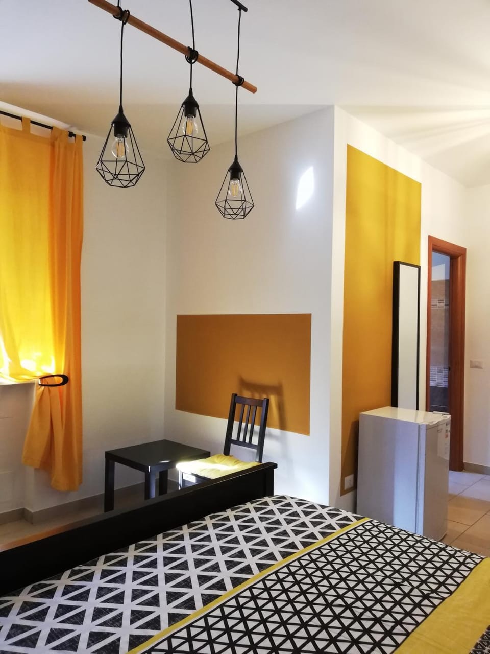 Bed, Photo of the whole room, Decorative detail, Bedroom