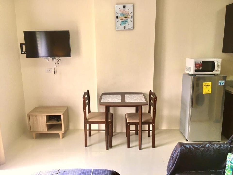 TV and multimedia, Living room, Dining area