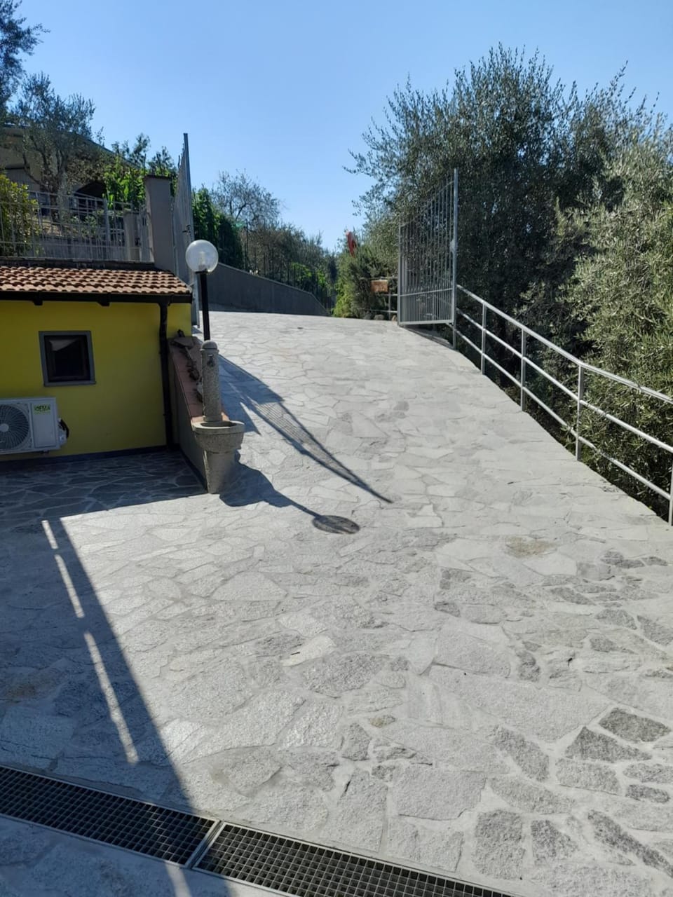 Facade/entrance