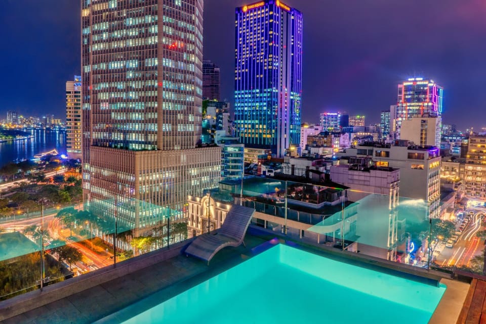 City view, River view, Street view, Swimming pool, sunbed