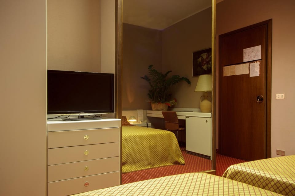 TV and multimedia, Decorative detail