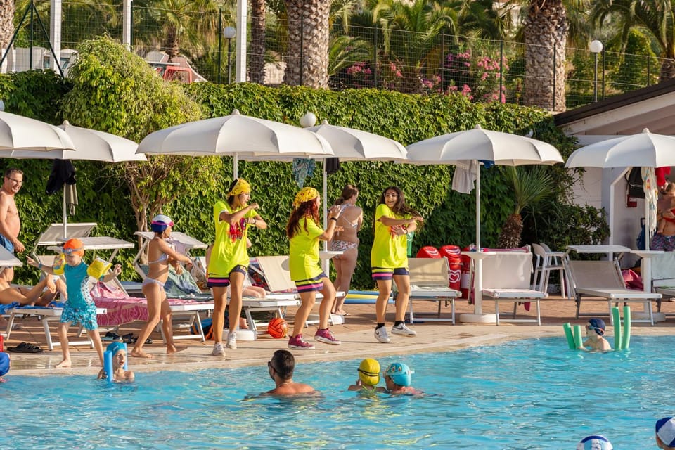 Swimming pool, children