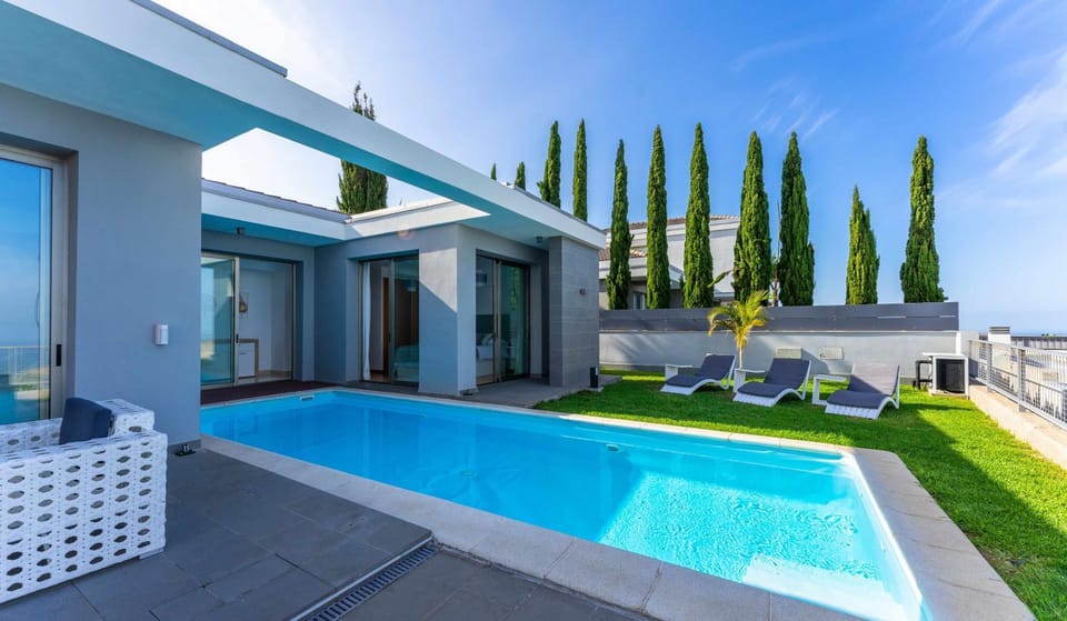 BBQ facilities, Solarium, Swimming pool