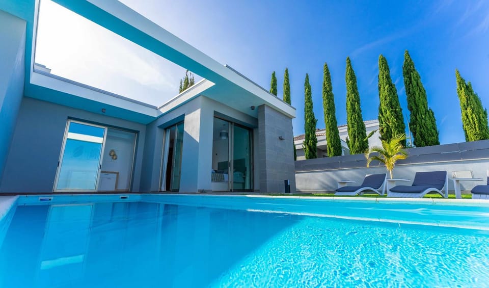Solarium, Swimming pool, Swimming pool
