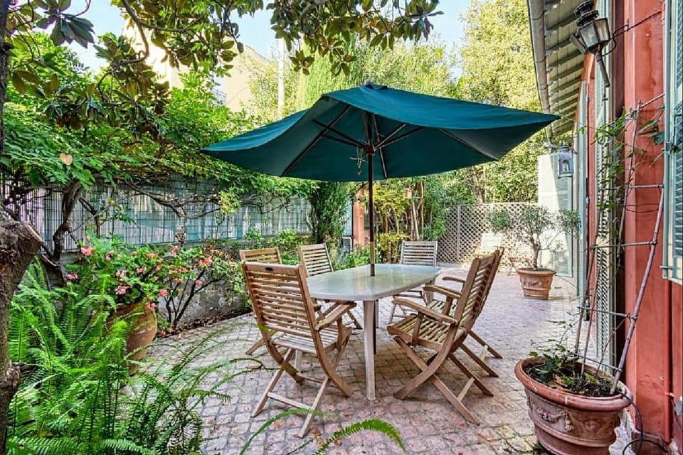 Patio, Day, Garden, Dining area