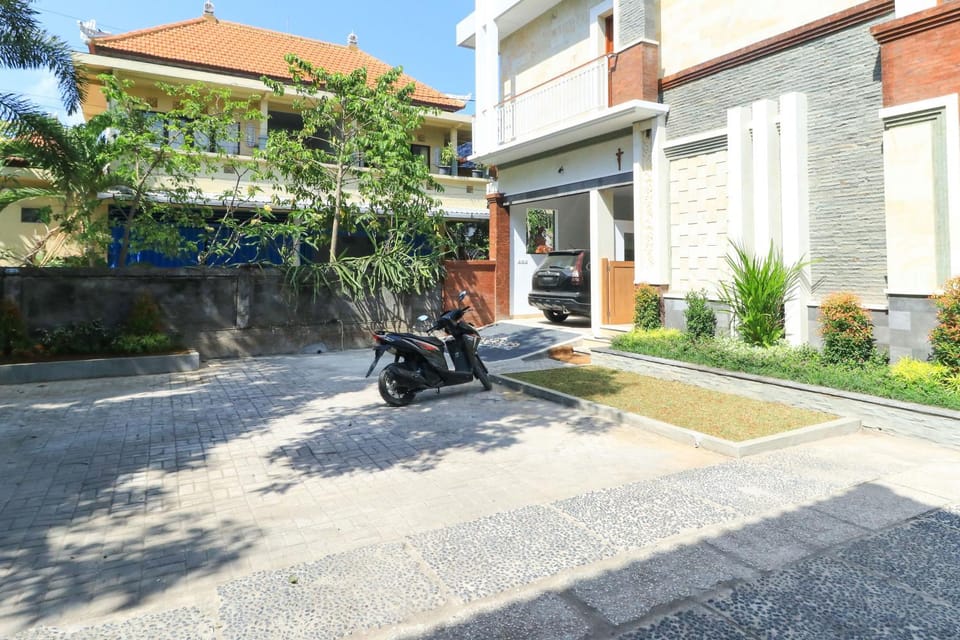 Property building, Facade/entrance