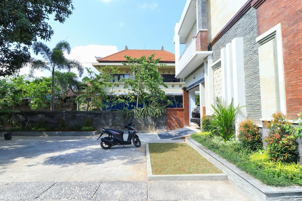 Property building, Facade/entrance