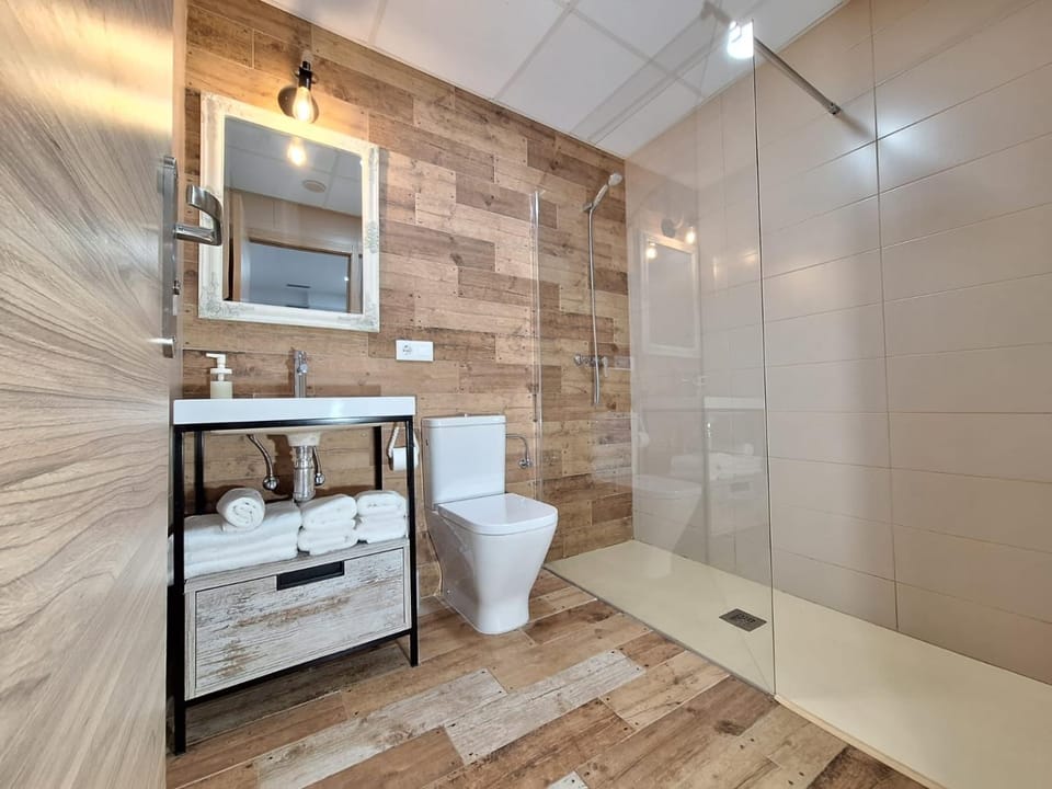 Bathroom, towels
