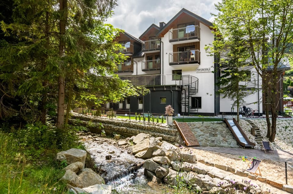 Property building, Spring, Day, Natural landscape, Garden, Balcony/Terrace, Balcony/Terrace, Other, Other, Other