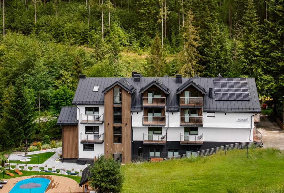 Property building, Spring, Day, Natural landscape, Garden, Balcony/Terrace, Balcony/Terrace, Other, Other, Other, Garden view, Mountain view, Pool view, Swimming pool