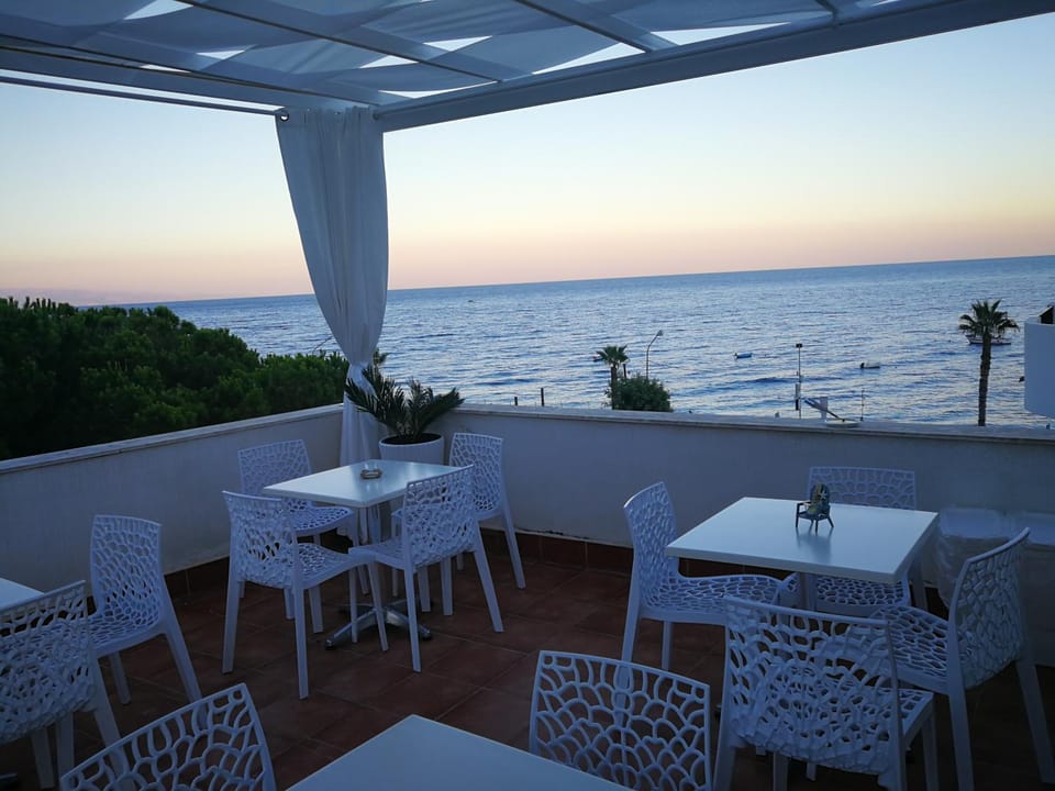 Balcony/Terrace, Balcony/Terrace, Internal: Not applicable to any particular room