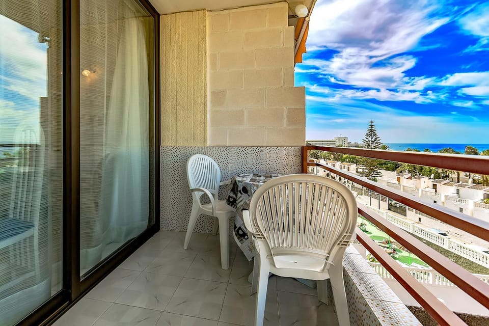 Balcony/Terrace, City view