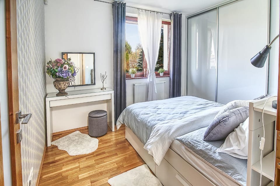 Bedroom, Garden view, Mountain view