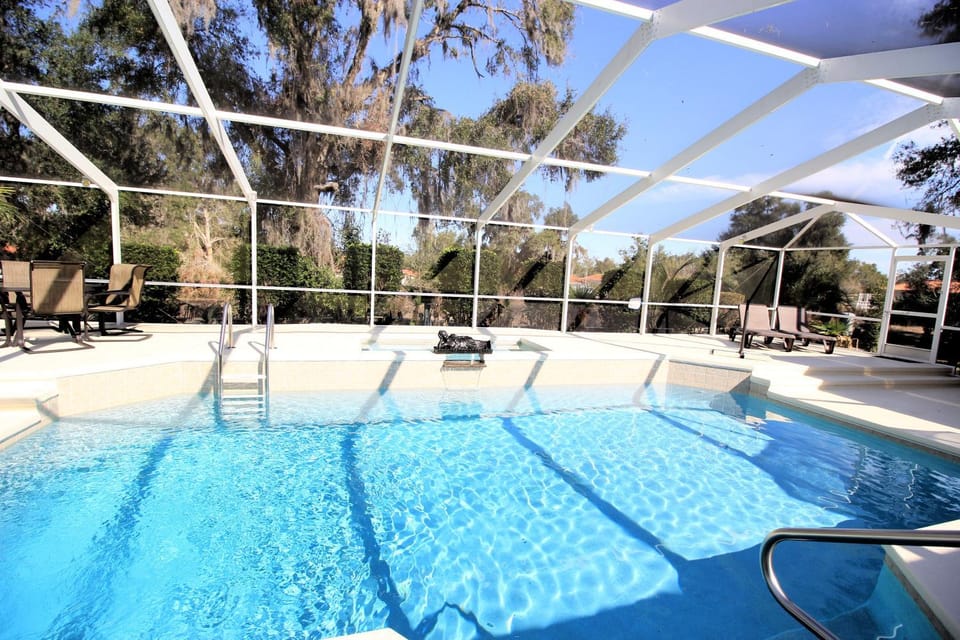 Stylish Pool Villa Close To Withlacoochee Bike Trail Home House in Inverness