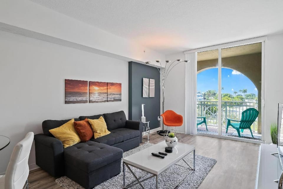 Luxury Near the Beach! Beach pass included! House in Boynton Beach
