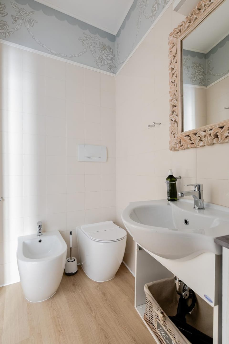 Bathroom, bidet