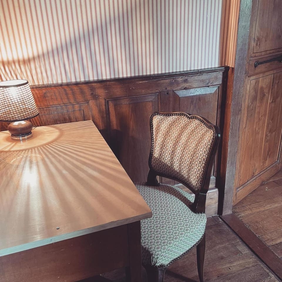 Seating area