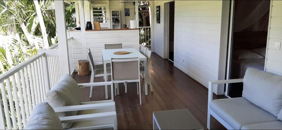 Patio, Day, Balcony/Terrace, Dining area