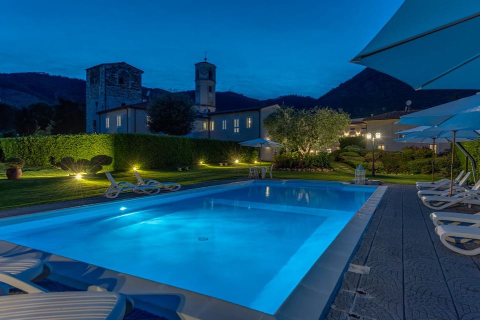 Swimming pool