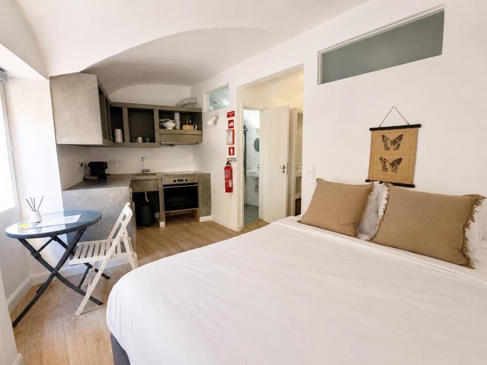 Studio Hideaway II - Peaceful Urban Escape Apartment in Lisbon