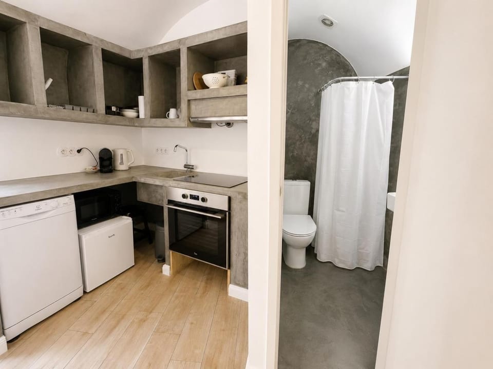 Studio Hideaway II - Peaceful Urban Escape Apartment in Lisbon