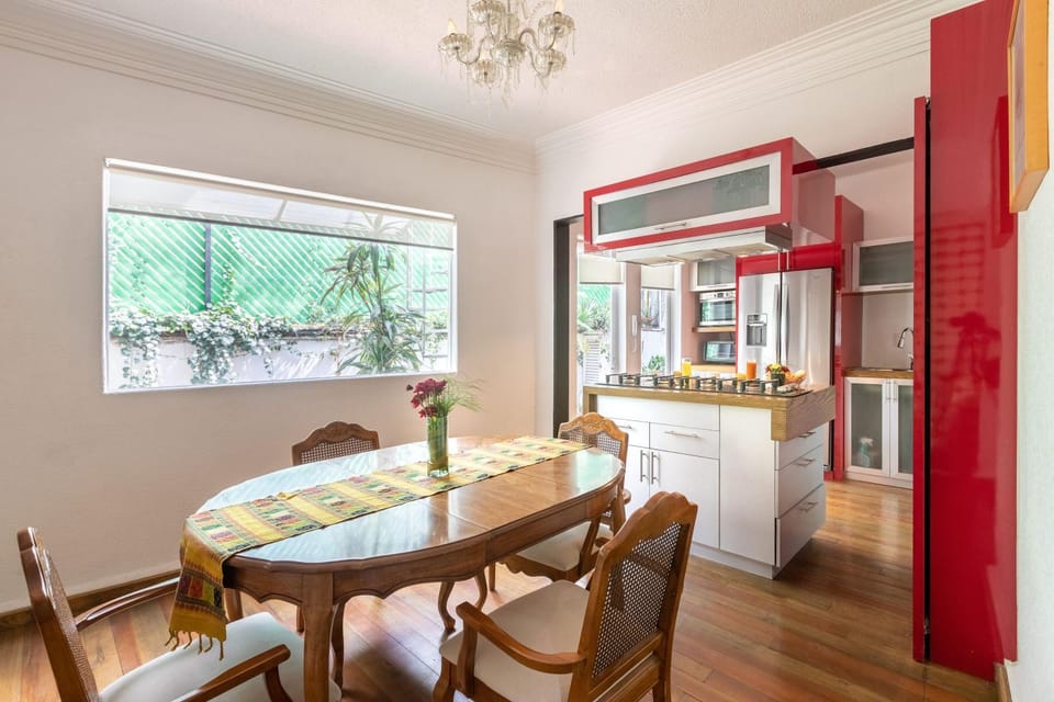 Kitchen or kitchenette, Dining area, Communal kitchen