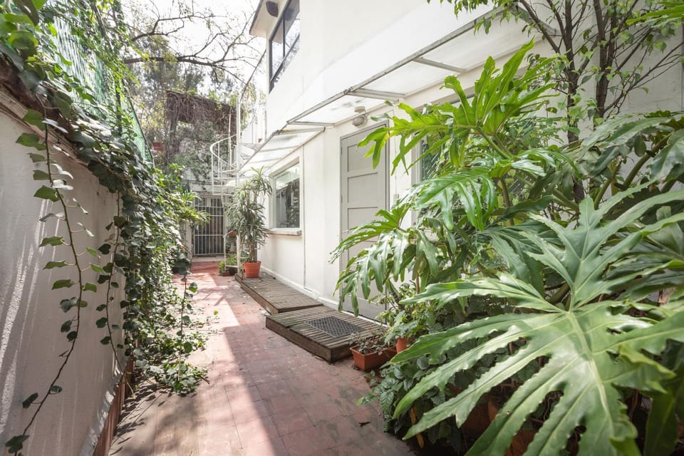 Patio, Facade/entrance