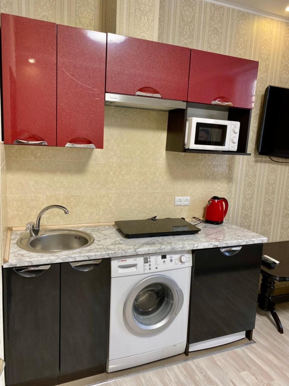 Apartment studio-біля вокзалу-недалеко від центру Apartment in Lviv