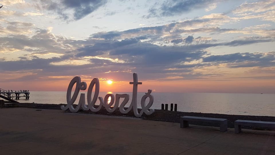 Deluxe sea side apartment at the heart of Batumi Apartment in Batumi