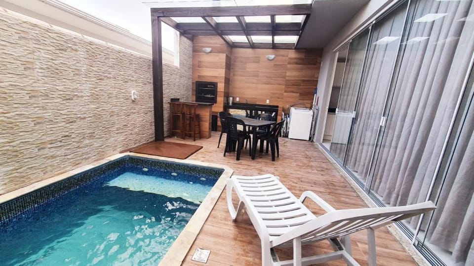 Linda casa 02 Baln. Ponta do Papagaio 190m mar House in Florianopolis