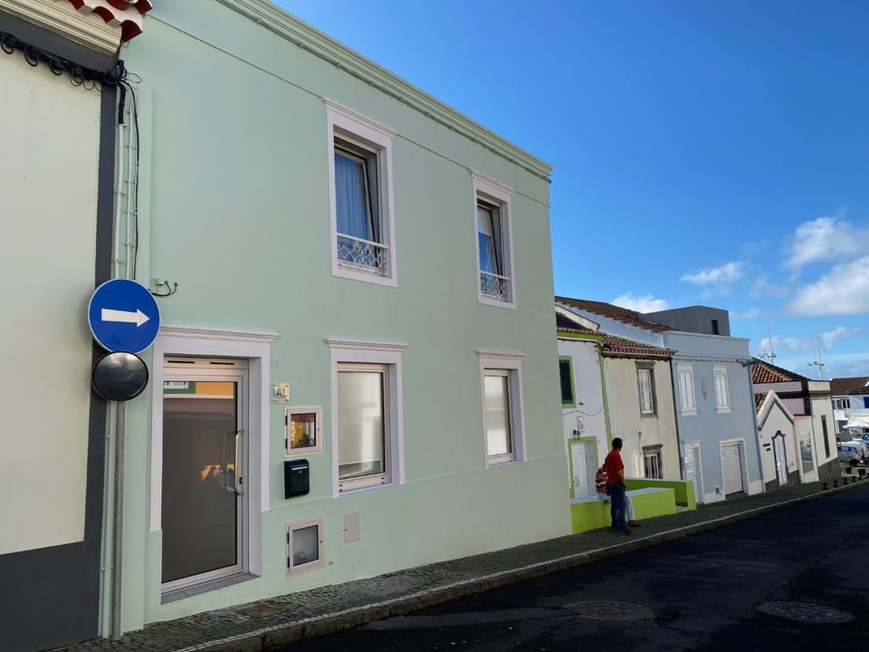 Property building, Facade/entrance, Neighbourhood