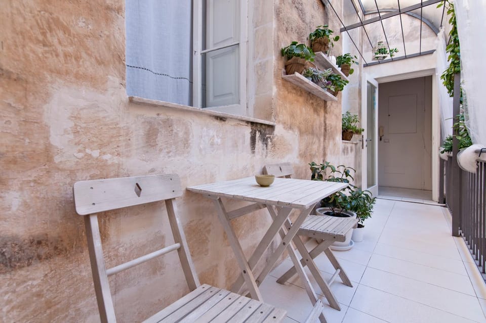 Patio, Garden, View (from property/room), Balcony/Terrace, Floor plan, Garden view, Inner courtyard view, Internal: Not applicable to any particular room